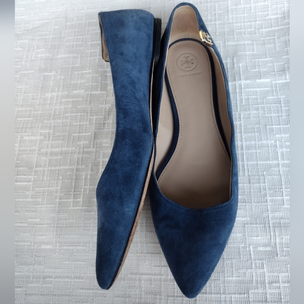 Tory Burch Women's Elizabeth Suede Gold Pin Accent Pointed Flat Blue Pumps 11 - Picture 4 of 12
